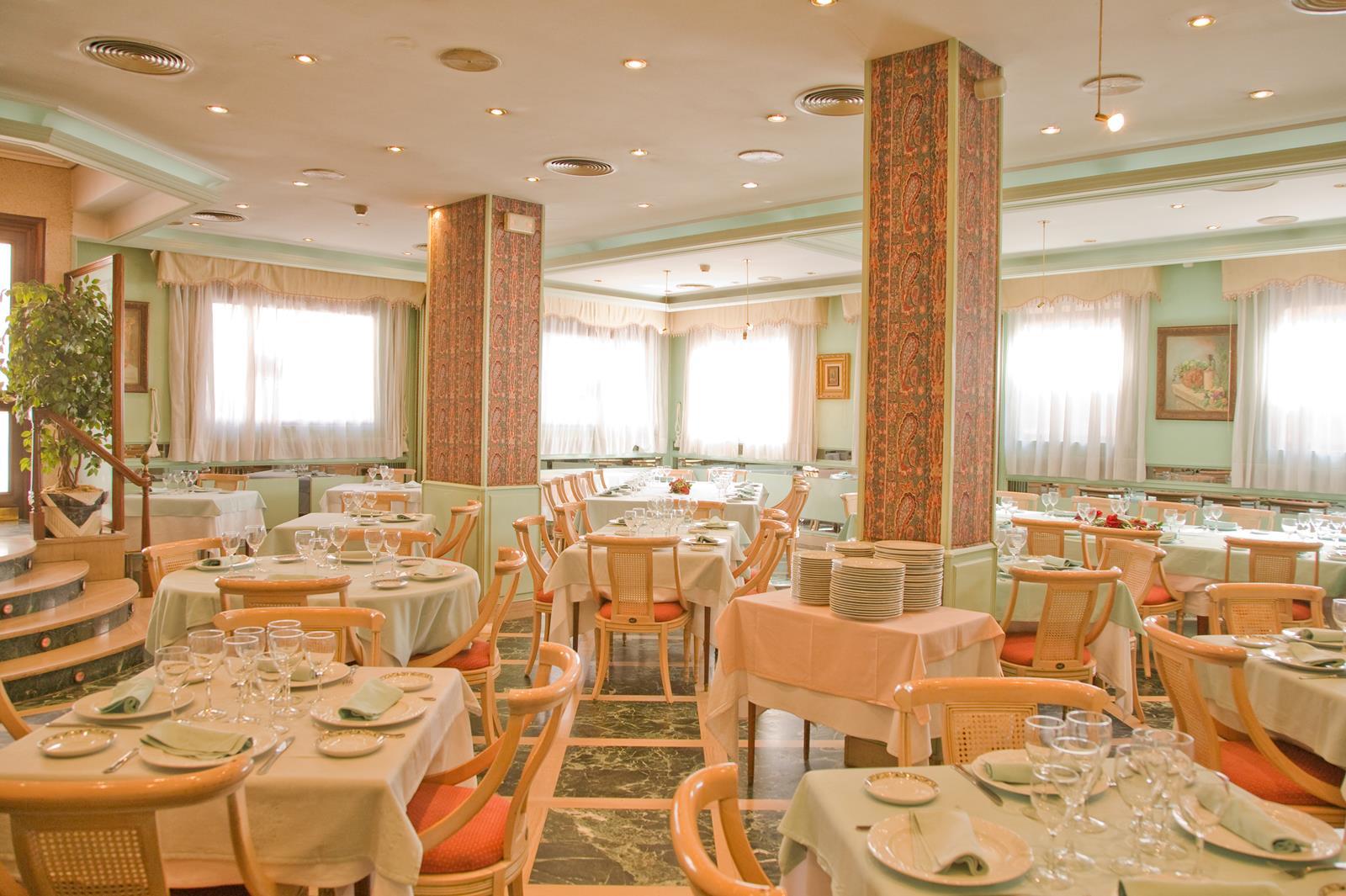 סרגוסה Hotel Tibur מסעדה תמונה